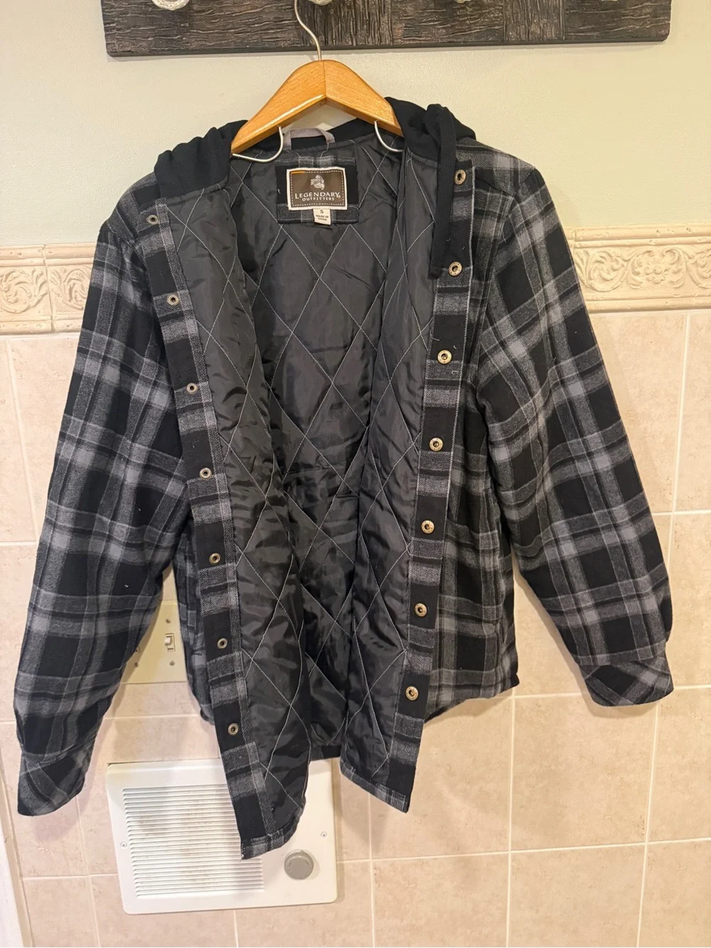 Legendary Outfitters: Men's Black & Gray Plaid Hooded Flannel Jacket